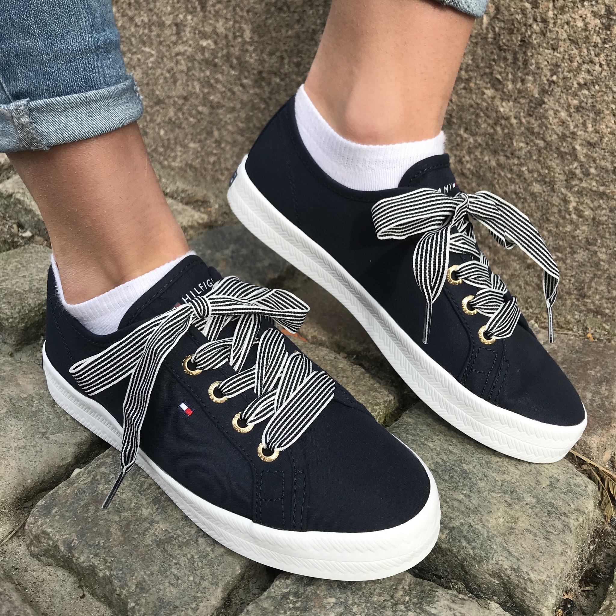 tommy hilfiger black canvas shoes