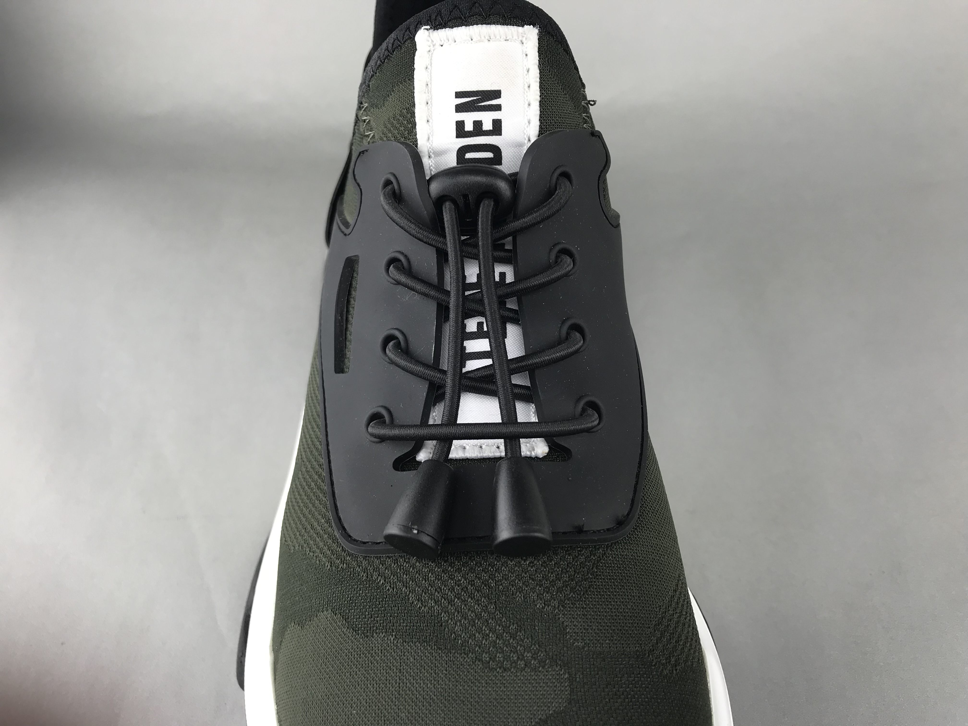 steve madden run aggressive