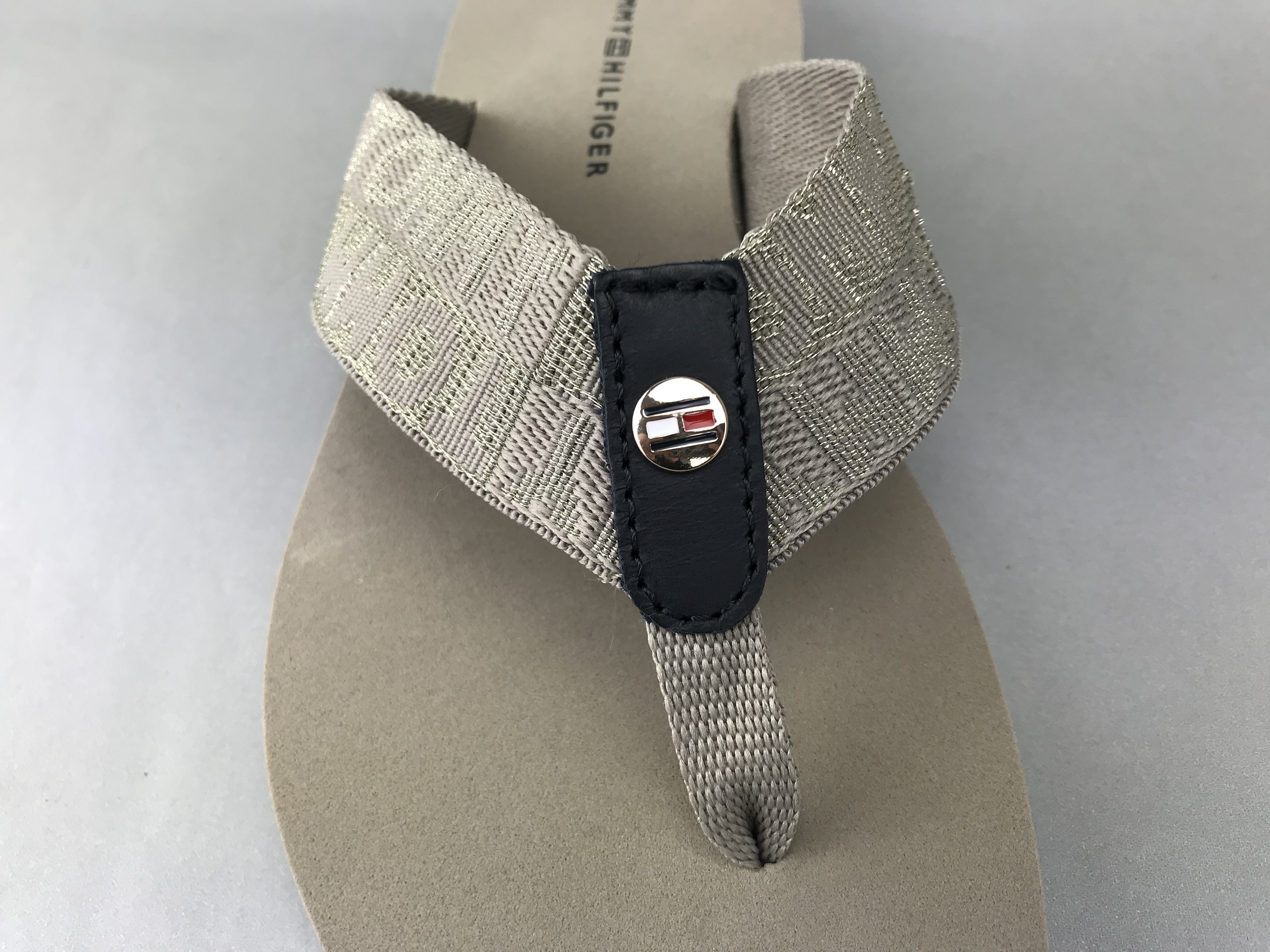 tommy hilfiger slippers price